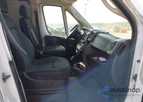 2017 Ram Promaster 1500 Low Roof 136 Wb z USA, uszkodzony, nr VIN 3C6TRVAG6HE552396